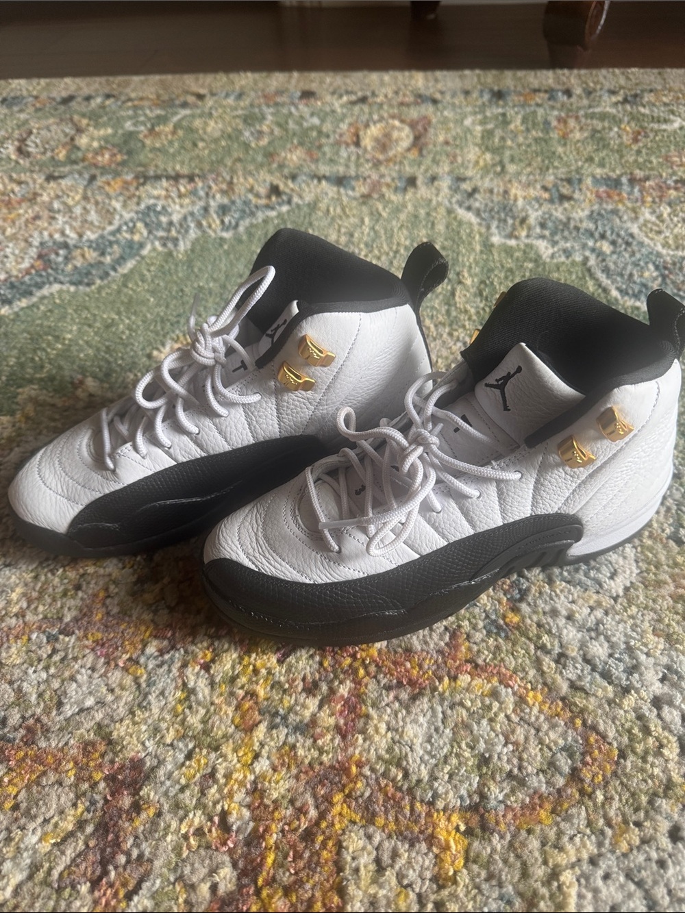 AIR JORDAN BOYS 12 RETRO ‘TAXI’ GRADE-SCHOOL TENNIS SHOES IN SZ 6.5 Y…WORN ONCE!